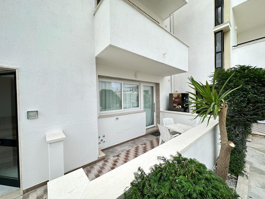 Infinity Residence Con Parcheggio Porto Cesareo Exterior photo