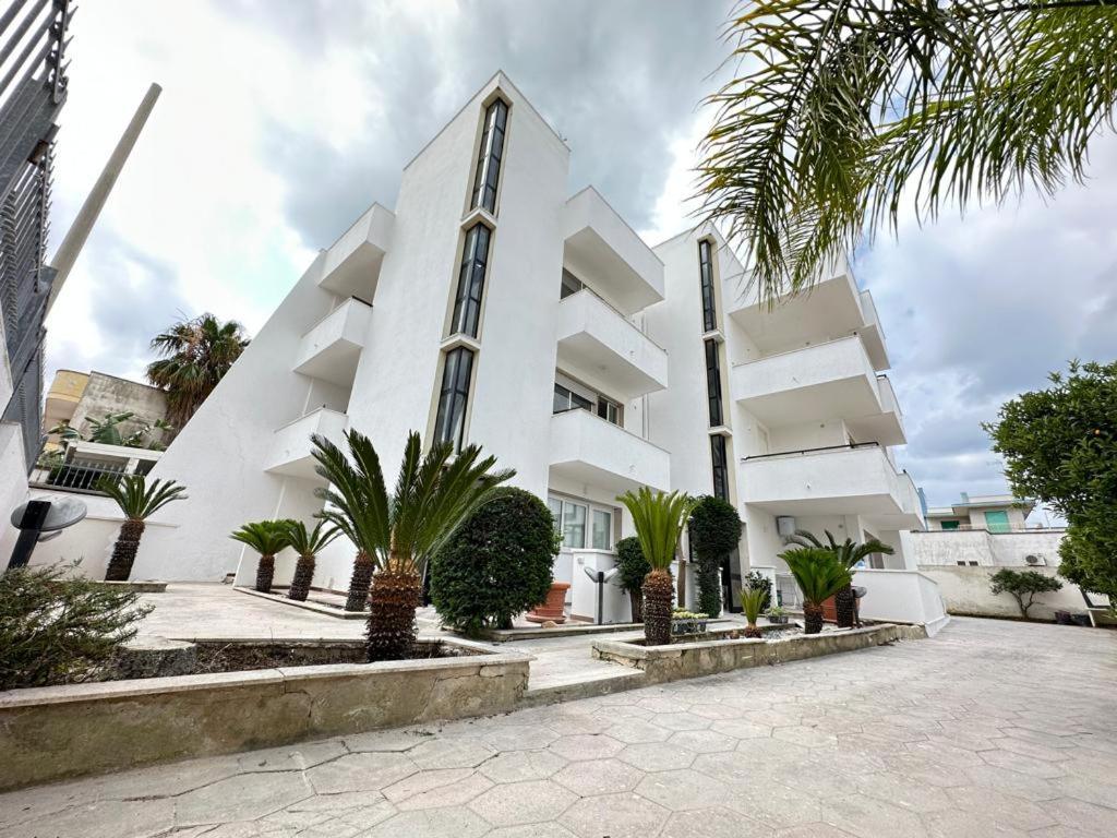 Infinity Residence Con Parcheggio Porto Cesareo Exterior photo